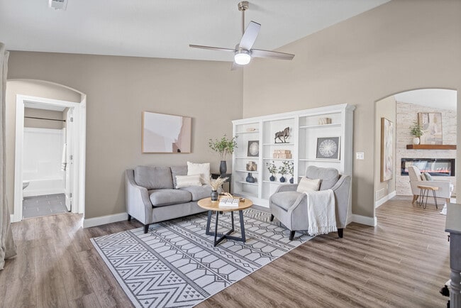 Building Photo - 5990 Tamarack Dr