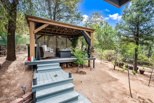 Building Photo - 1207 N Arrowhead Dr