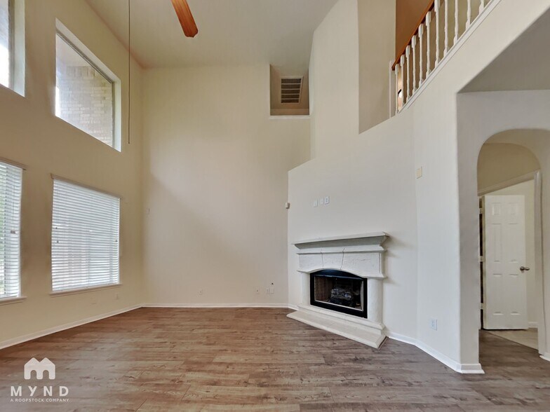 Building Photo - 7711 Summer Shore Dr