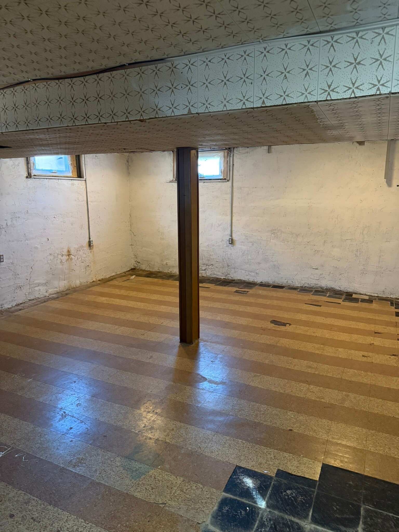 Building Photo - 823 Craite Ave