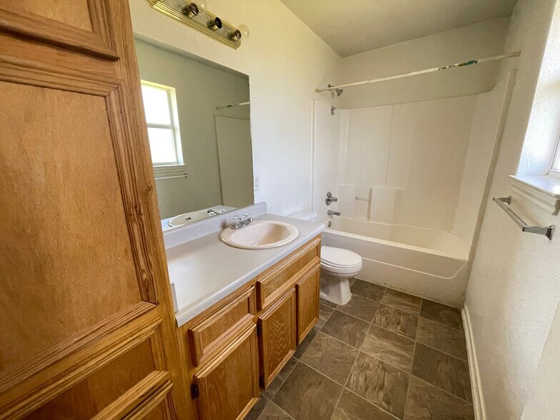 Building Photo - 1515 Pueblo Trce