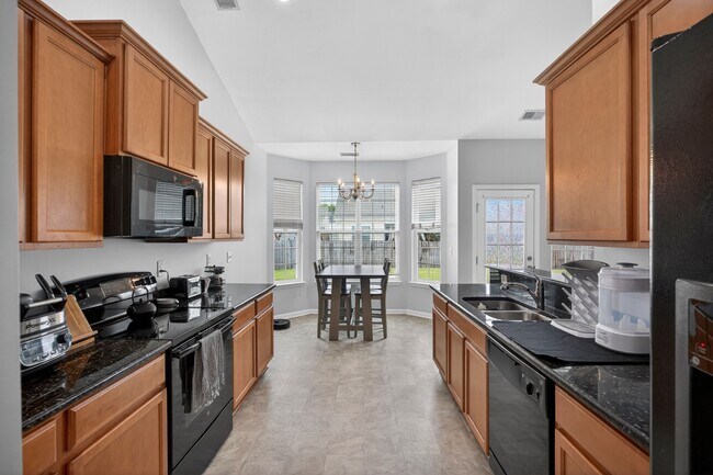 Building Photo - 7736 Kinston St