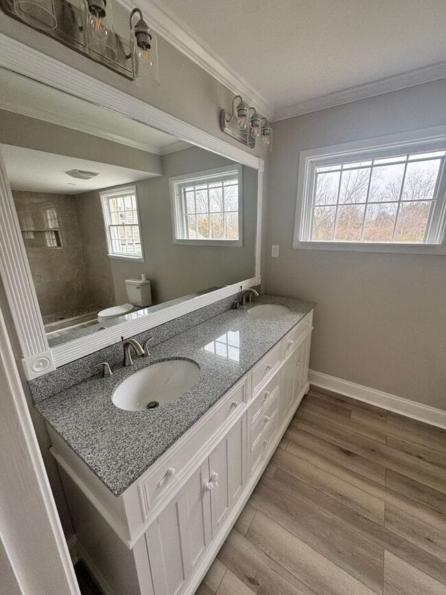 Building Photo - 4 bedroom 2.5 bath with large yard and in ground pool