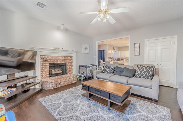 Building Photo - 4210 Oak Mt Dr