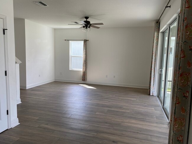 Building Photo - 10909 Shade Tree Cv