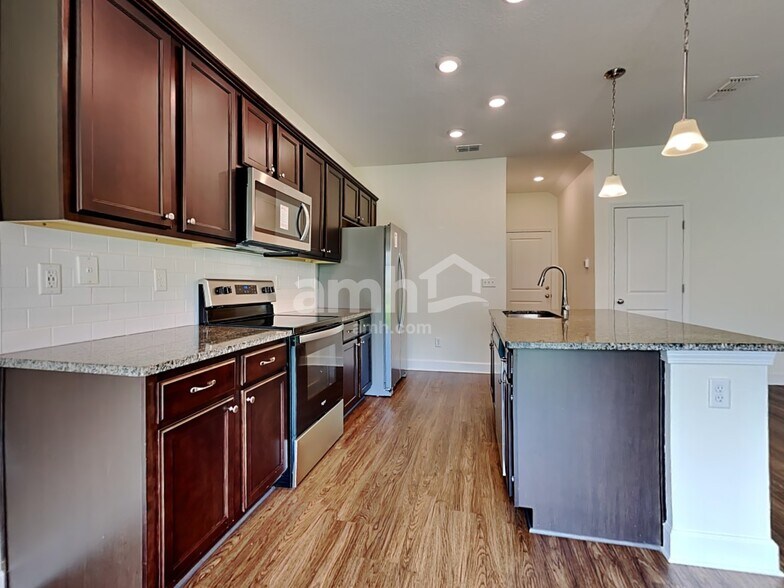Building Photo - 8583 Highfield Ave
