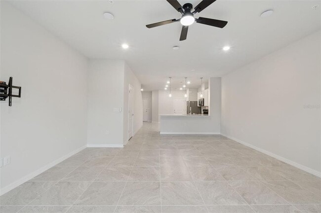 Building Photo - 3082 Emerald Acrs Ln