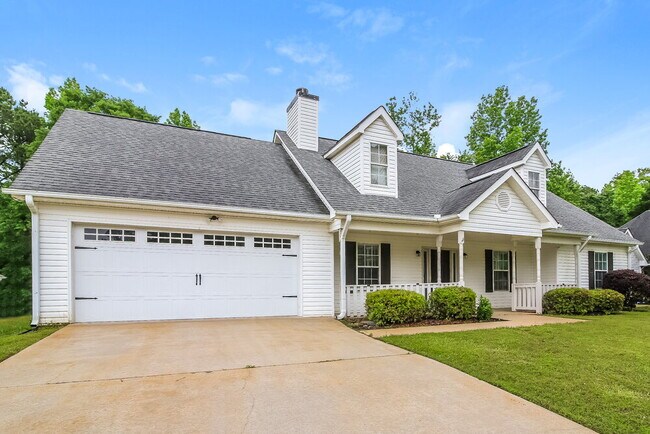 Building Photo - 25 Woodland Dr