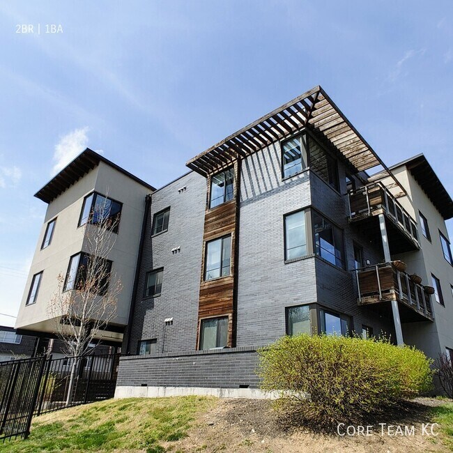 Primary Photo - 3632 Gillham Rd