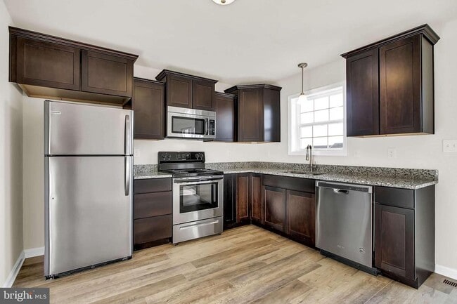 Building Photo - 16 Secretariat Dr