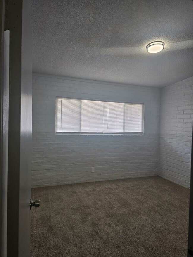 Building Photo - 3507 E 3rd St