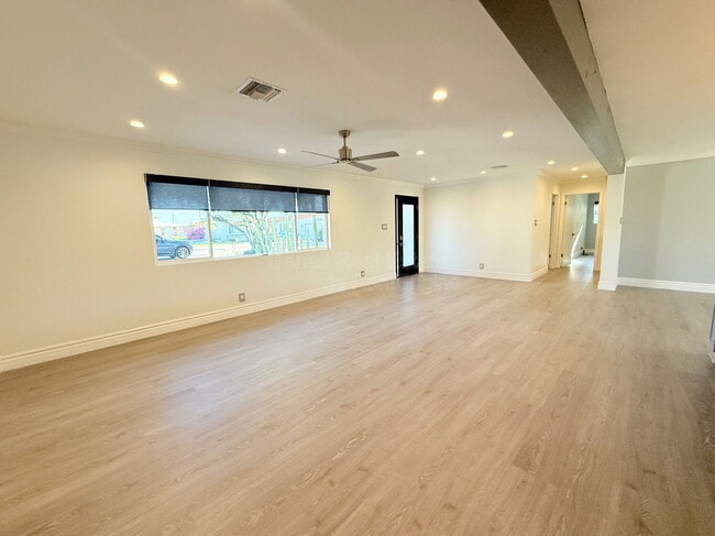 Building Photo - 8139 E Mulberry St