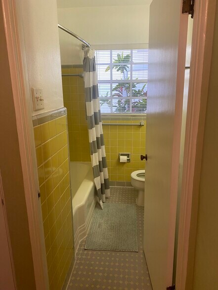 Bathroom - 612 Stetson St