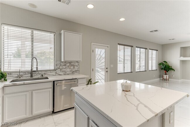 Building Photo - 5614 Midnight Breeze St