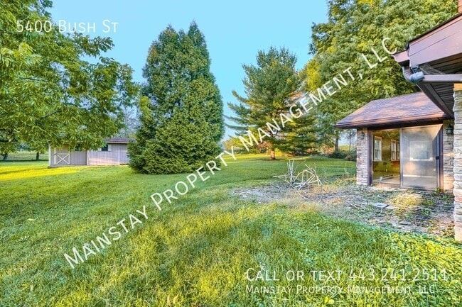 Building Photo - 5400 Bush St