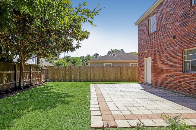 Building Photo - 12818 Chamberlain Dr