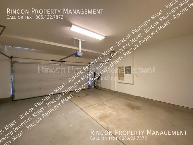 Building Photo - 3142 N Ventura Rd