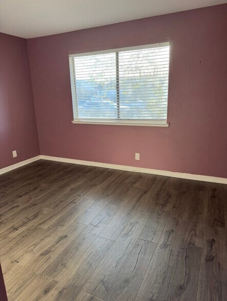 Building Photo - 6113 Francine Dr