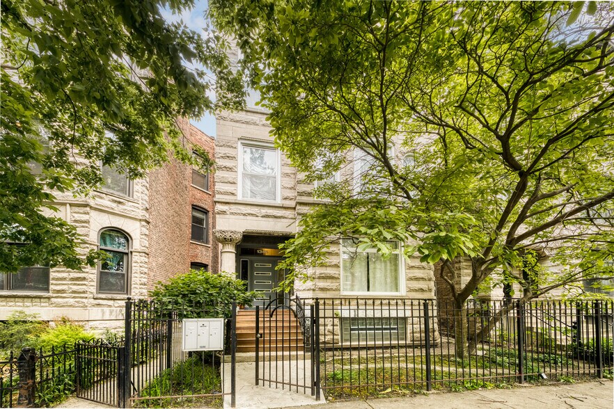 Building Photo - 1346 N Maplewood Ave