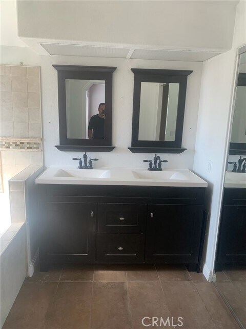 Building Photo - 27157 Echo Canyon Ct