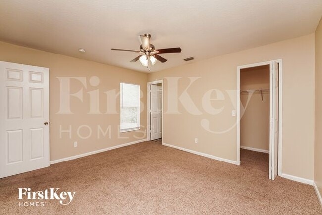 Building Photo - 474 Harvey Ave NE