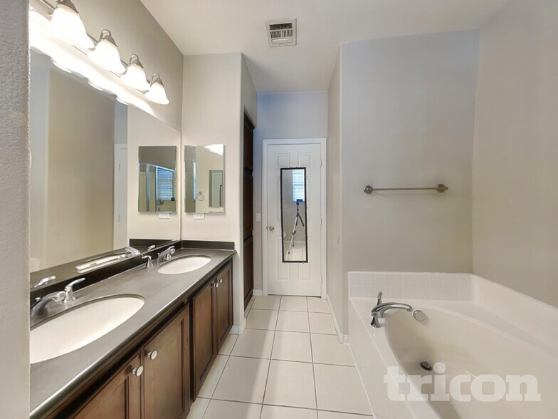 Building Photo - 5372 Flowing Spring St