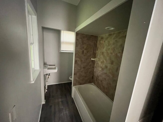 Building Photo - Spacious & Elegant 4-Bedroom Home with Exclusive Rent Discounts!