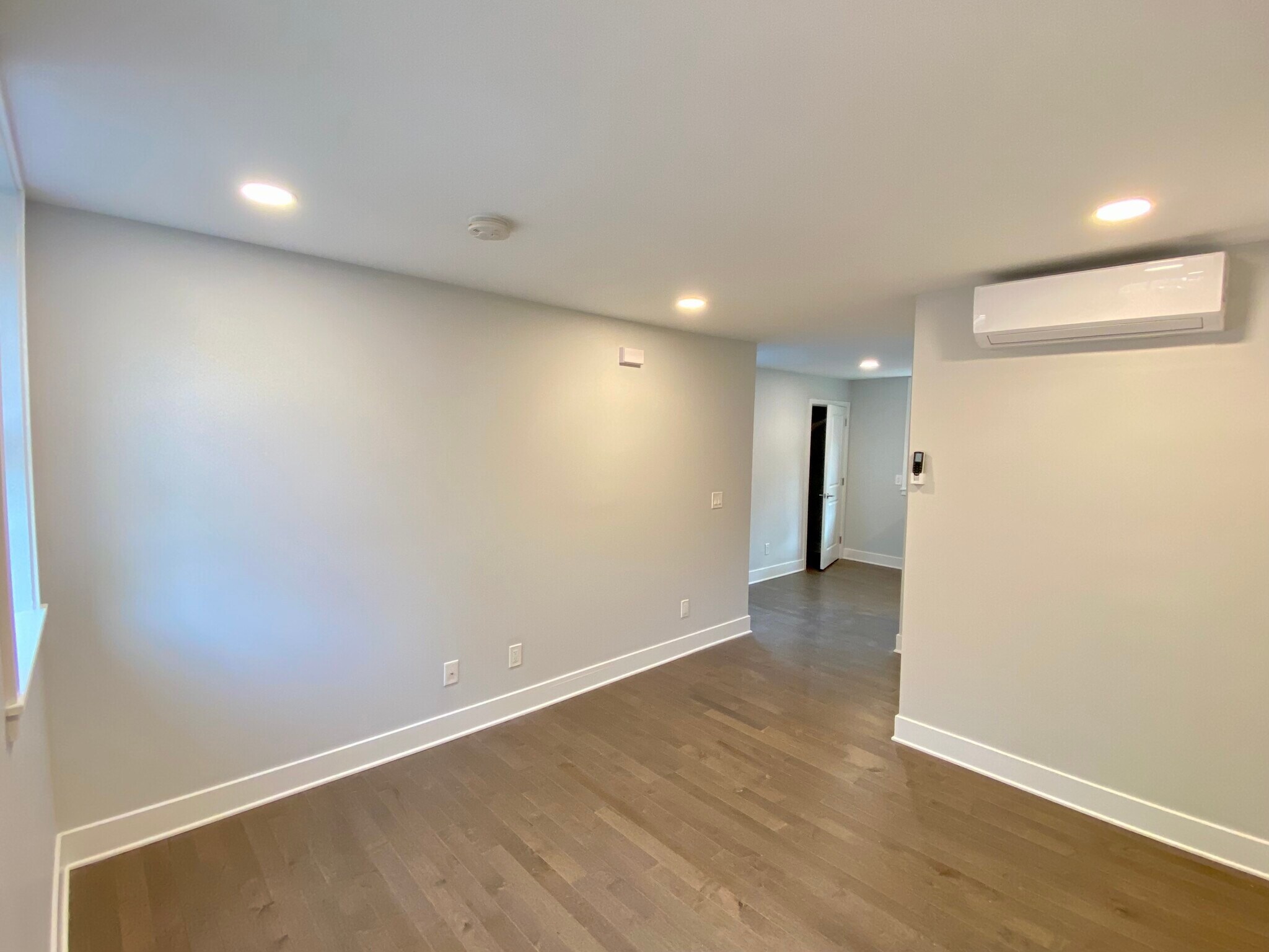 Building Photo - 722 Lombard St