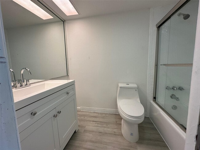 Building Photo - 2651 S Course Dr