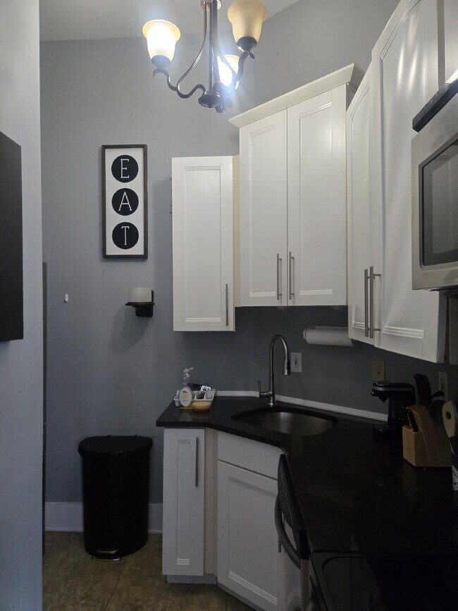 Building Photo - "2-Bed, 1-Bath apartment at South Brook Street, Louisville!"
