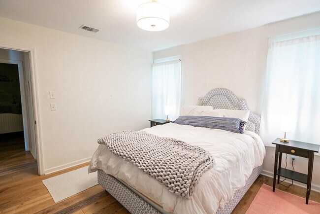 Building Photo - 3276 Shannon Lakes Dr N