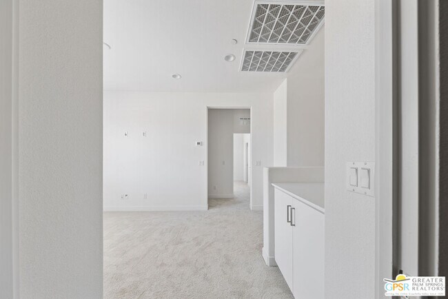 Building Photo - 35935 Hinksey St