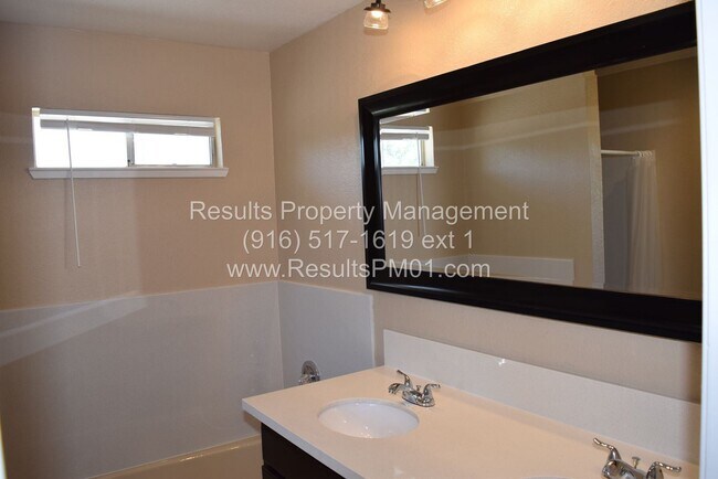 Building Photo - 2 br, 1 bath House - 6728 Sylvan Rd Unit A