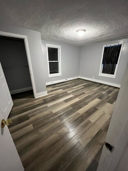 Building Photo - 226 Farmington Ave