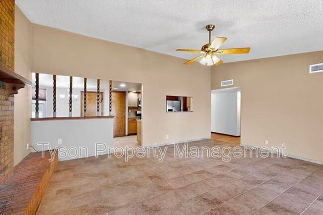 Building Photo - 509 Tassy Ct SE