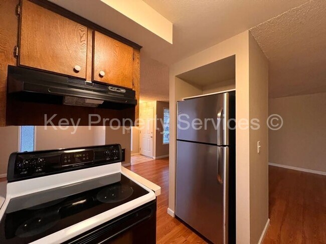 Building Photo - LAJE2