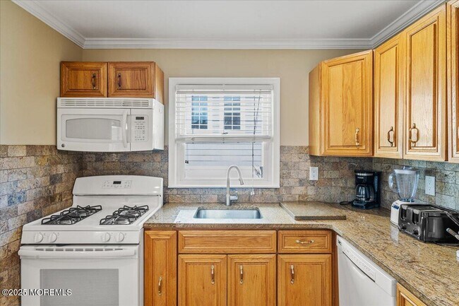 Building Photo - 5 Marius Ln