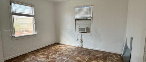 Building Photo - 1739 Moffett St
