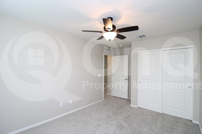 Building Photo - 1537 S Loren Ln
