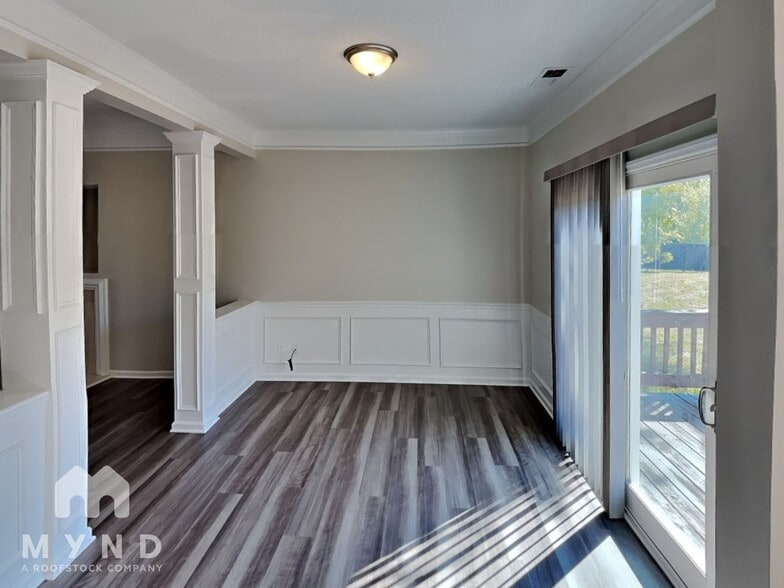 Building Photo - 9043 Silver Coach Ln