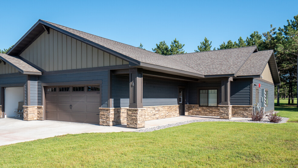 Primary Photo - 653 Lake Forest Cir
