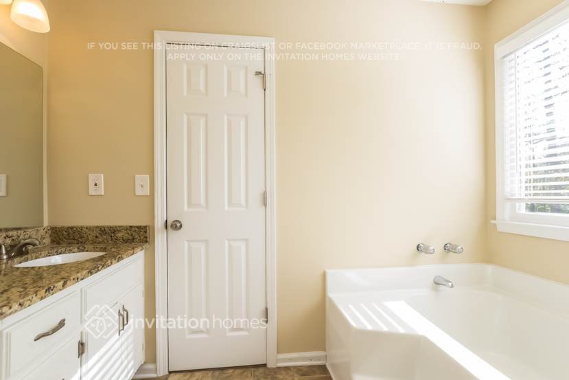 Building Photo - 2850 Crystal Brooke Ln
