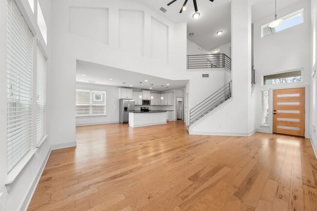 Building Photo - 1501 Homespun Rd