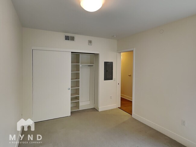 Building Photo - 1080 Sutter St