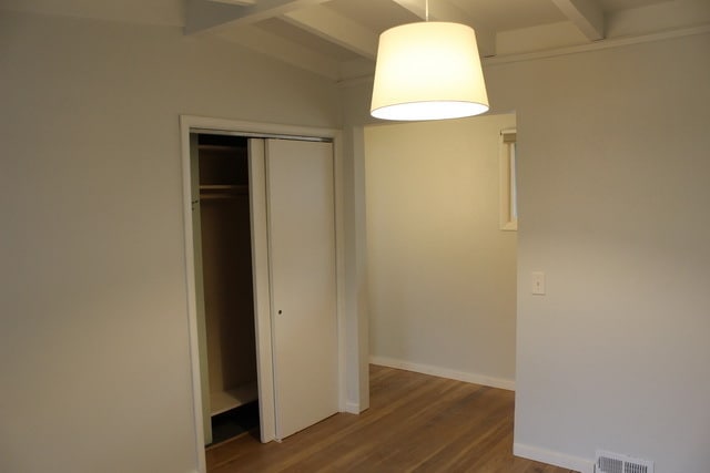 Building Photo - Updated 4 bed/2 bath Mid-Century Home - Pr...