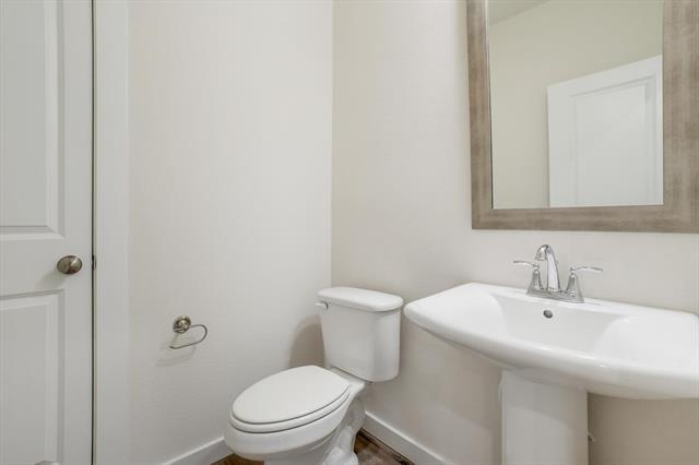 Building Photo - 679 Watersedge Ct