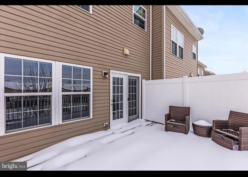 Building Photo - 1265 Elderslie Ln