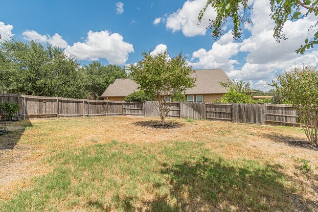 Building Photo - 7230 Willow Rain