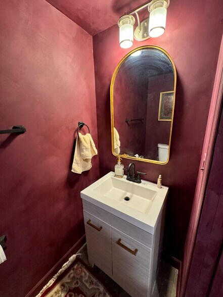 Building Photo - 515 Mosher St