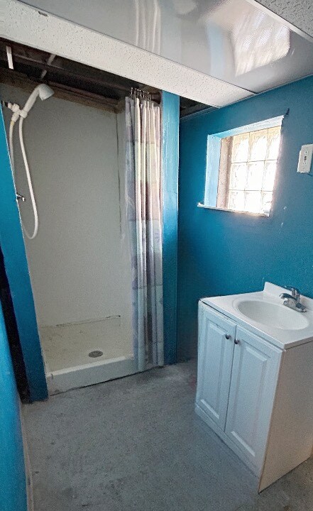 Building Photo - 11833 S Perry Ave